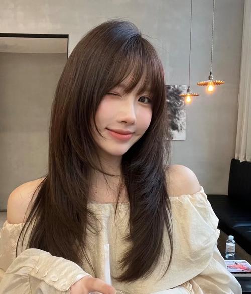 长发剪什么刘海好看