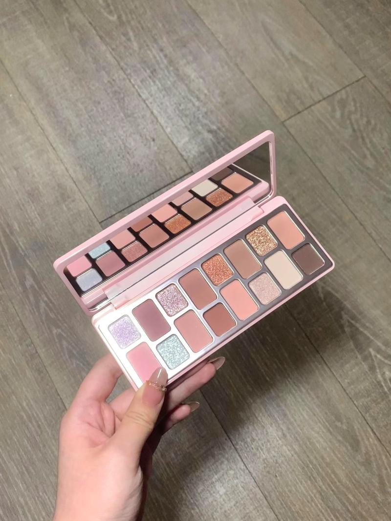 化妆品彩妆眼影最新品