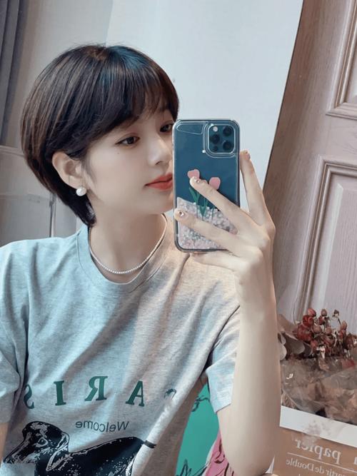 锥形脸适合什么发型