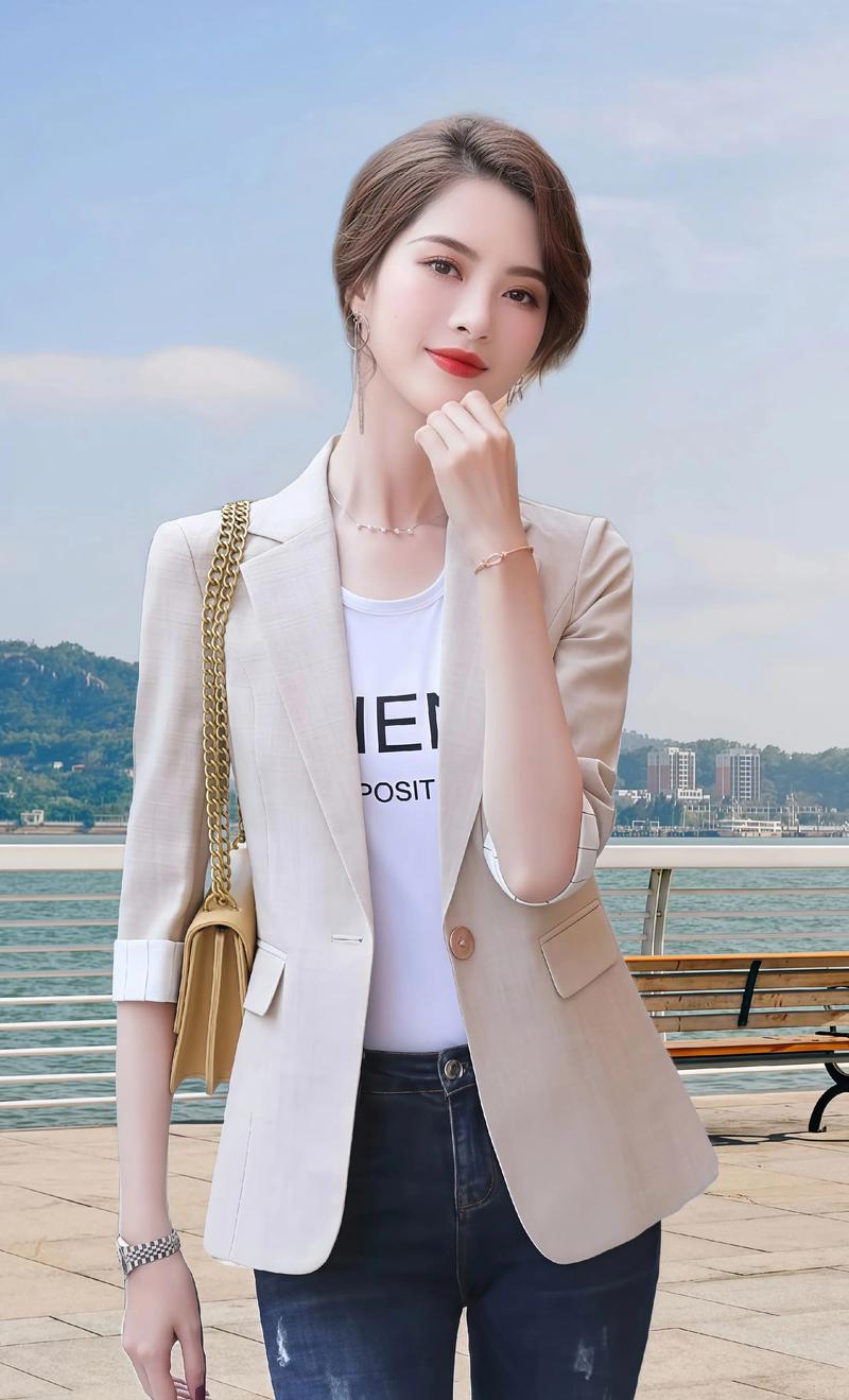 西装女生外套怎么搭配衣服好看吗