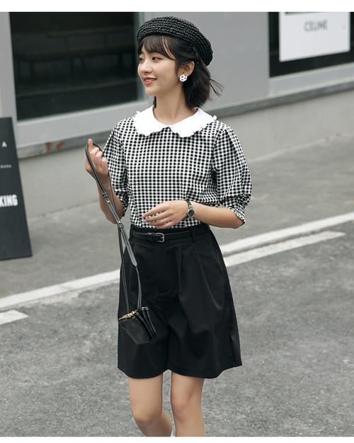 女款黑白小格子衬衫怎么搭配什么裤子