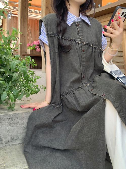 背心裙大了怎么搭配