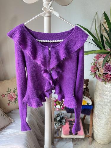 紫色荷叶边毛衣怎么搭配