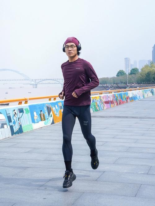 跑步减肥穿什么裤子