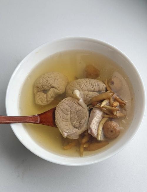 冬天煲什么汤美容减肥好