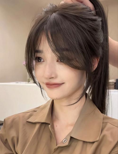高颧骨适合什么刘海