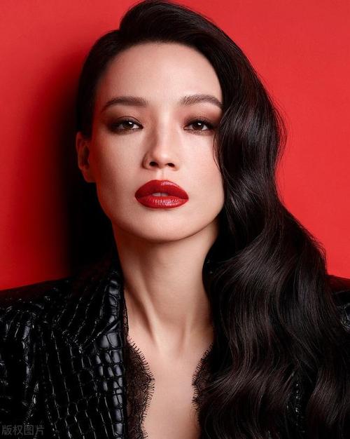 女生嘴唇厚代表什么