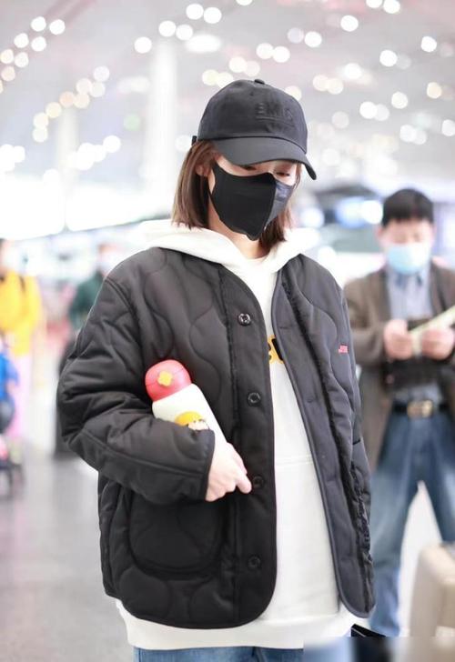 穿羽绒服戴什么帽子