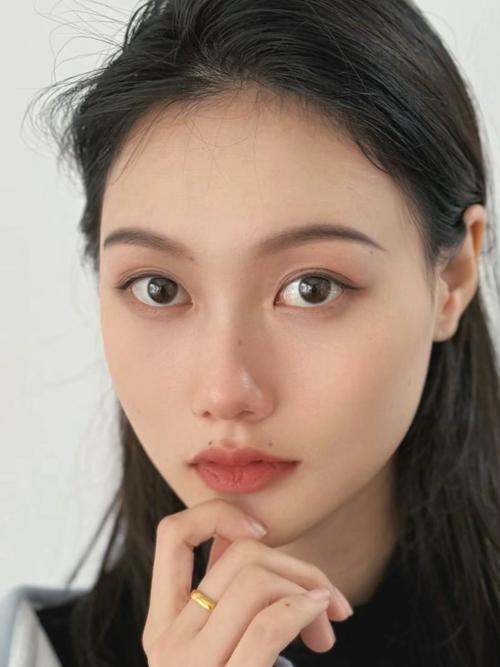 菱形脸适合什么眉型