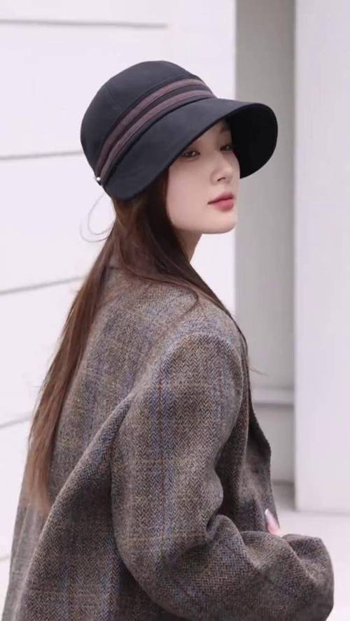 圆形脸适合什么帽子