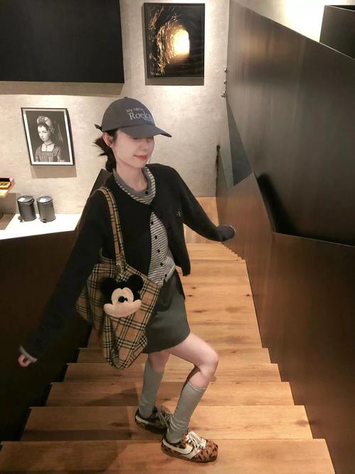秋天穿假两件衣服怎么搭配好