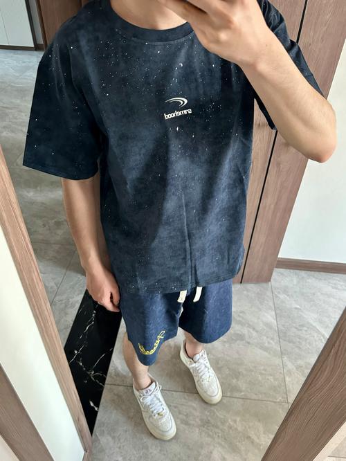 扎染断袖怎么搭配衣服