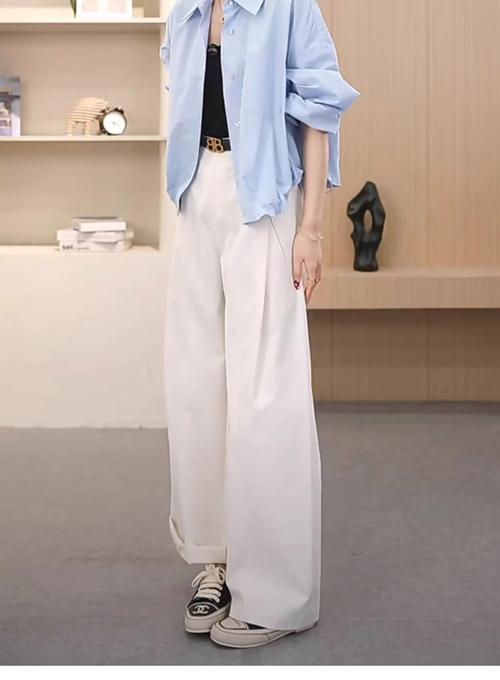 宽松裤怎么搭配衣服