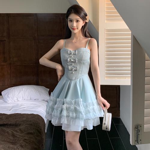 背带蓬蓬裙怎么搭配大衣