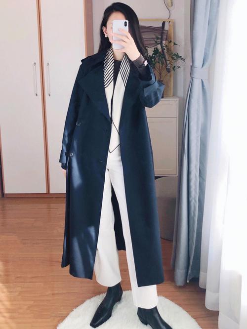 藏蓝色呢大衣怎么搭配图片