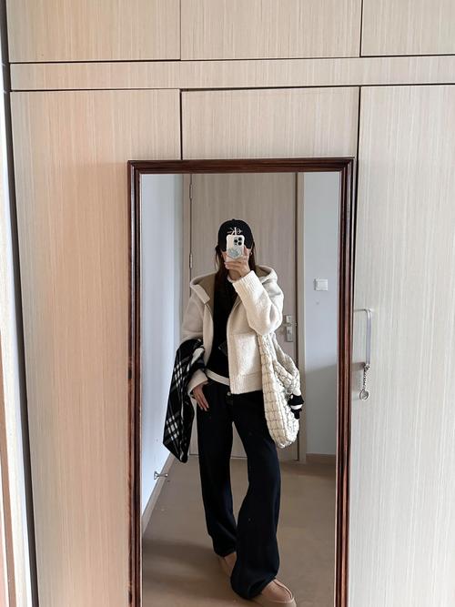 羊毛羔大衣怎么搭配