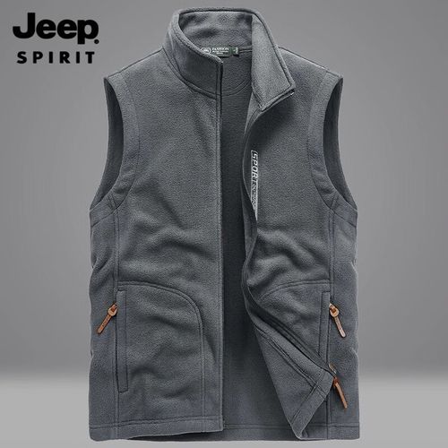 灰色卫衣配什么马甲