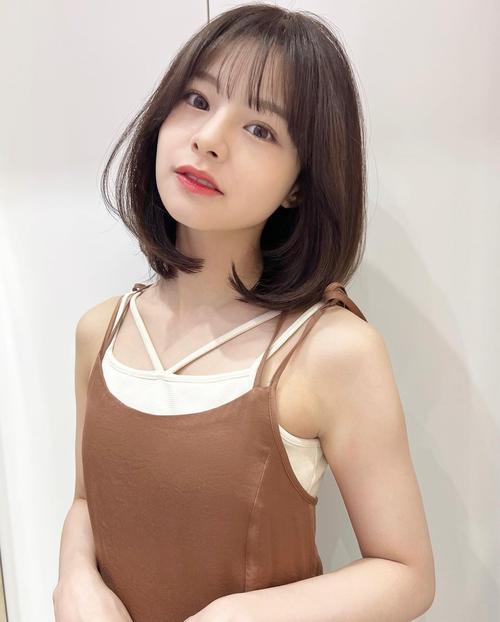 肩膀宽适合什么发型