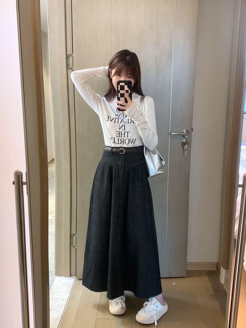 A型半身裙怎么搭配