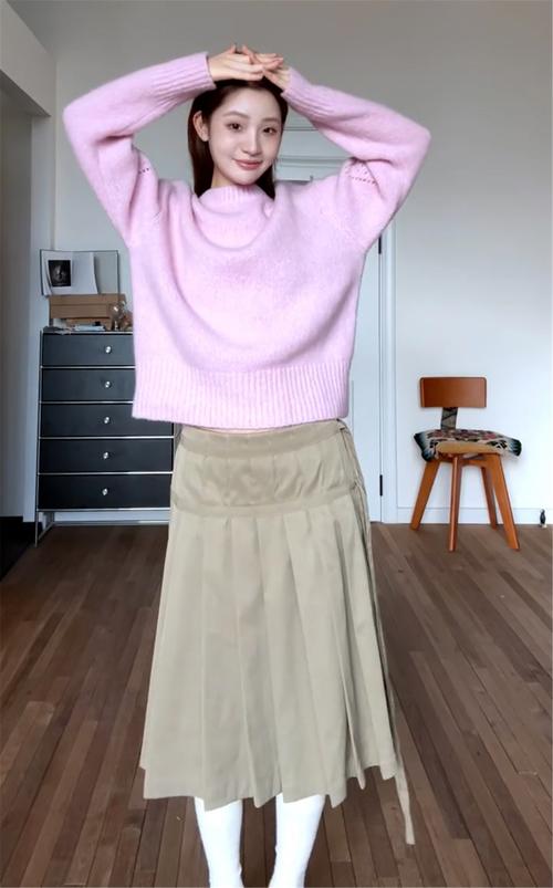 小个子怎么搭配毛衣和裙子
