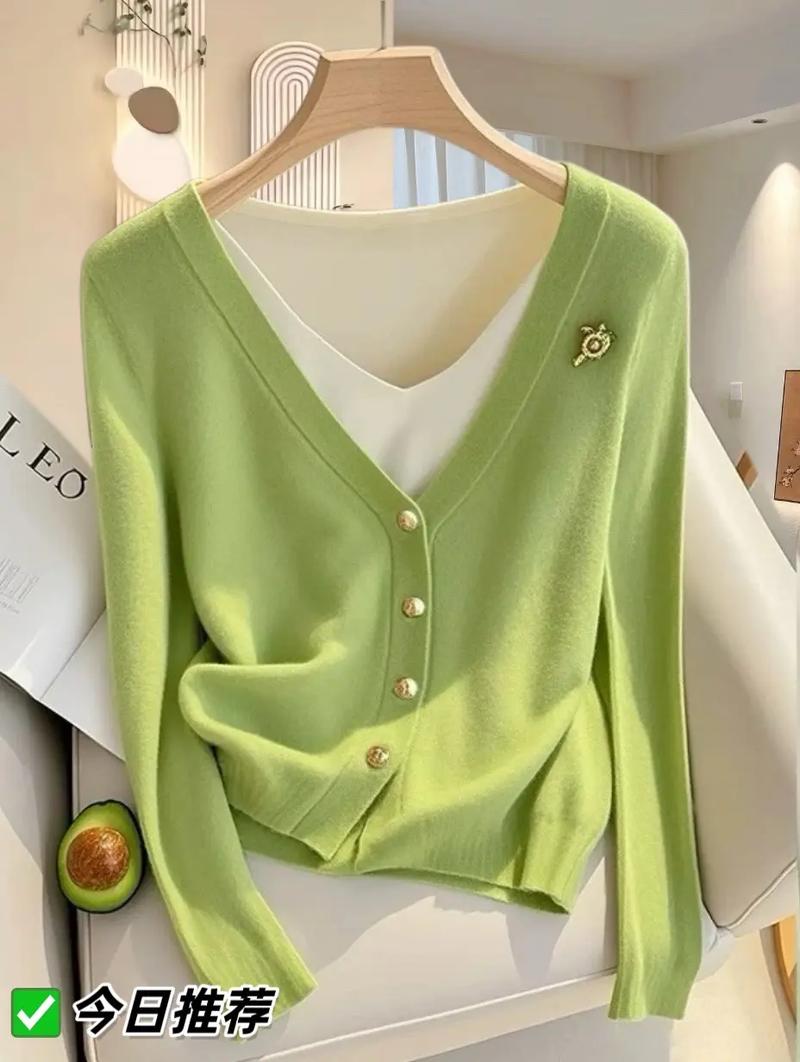 绿色针织打底衫怎么搭配