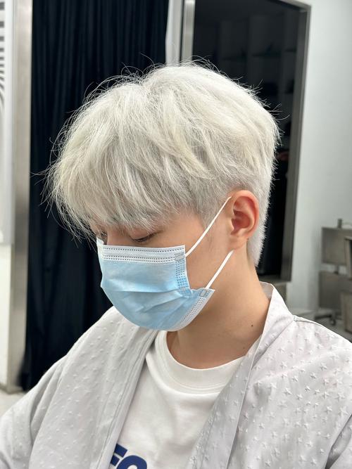 白头发染什么颜色好看