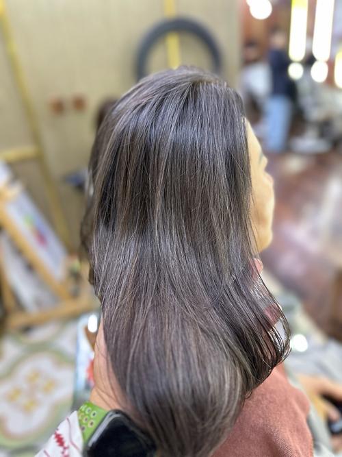 白头发染什么颜色好看