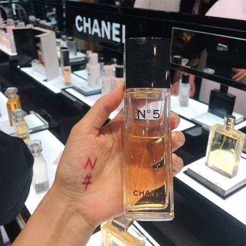 最新香奈儿五号之水