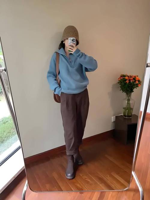 烟雾蓝怎么搭配裤子