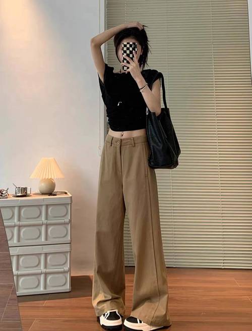 卡其色偏黄的裤子怎么搭配