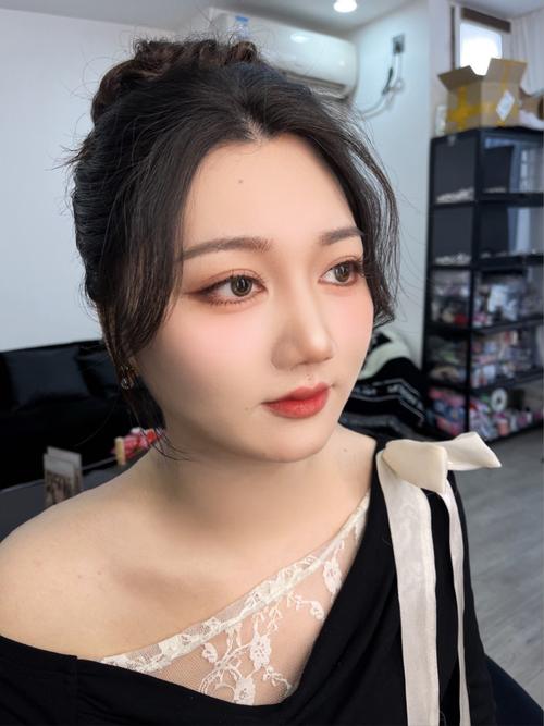 郑州哪里招化妆师最新