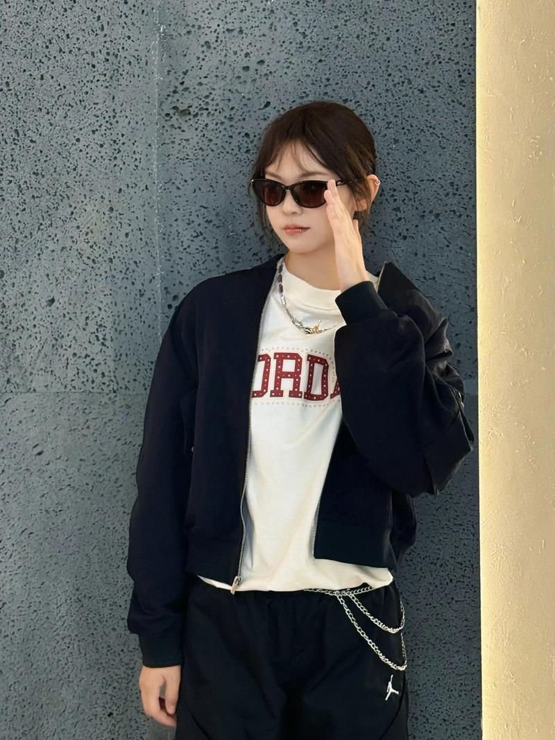 棒球衫有领t恤怎么搭配