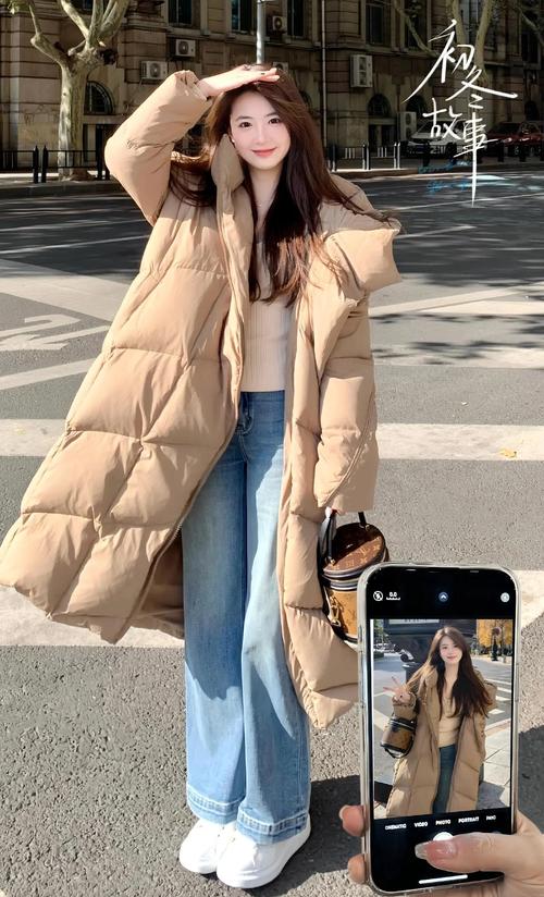 卡其色中长棉衣怎么搭配好看