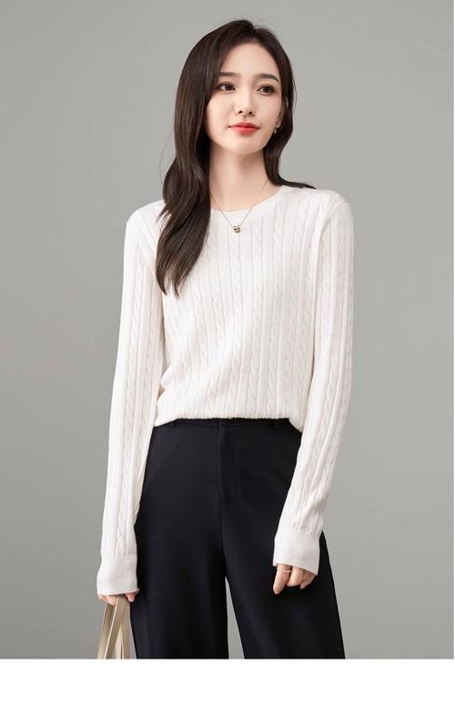 米色休闲长款毛衣怎么搭配