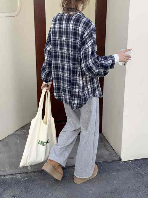 冬天格子衬衫怎么搭配穿棉服图片