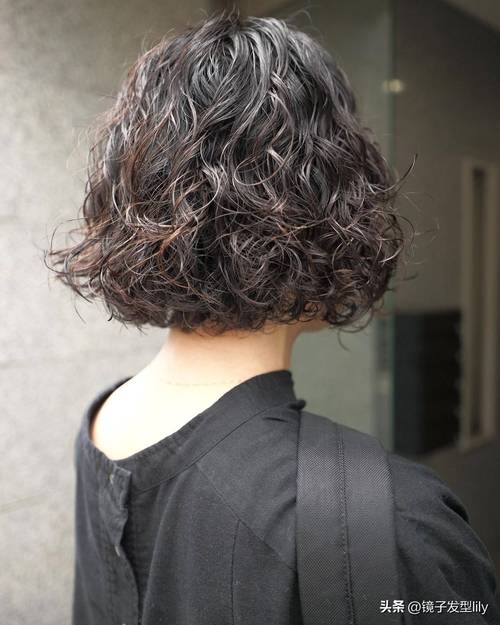 头发为什么会卷曲