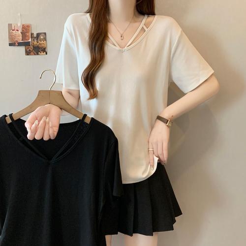 露空t恤怎么搭配