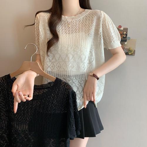 露空t恤怎么搭配