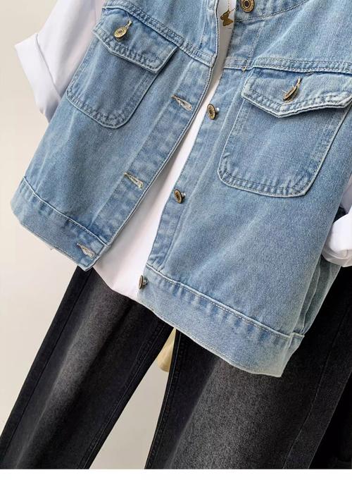 短袖牛仔衣马甲怎么搭配图片