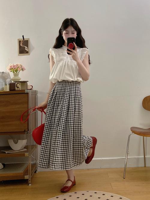 长款格子衬衫裙怎么搭配什么裤子好看