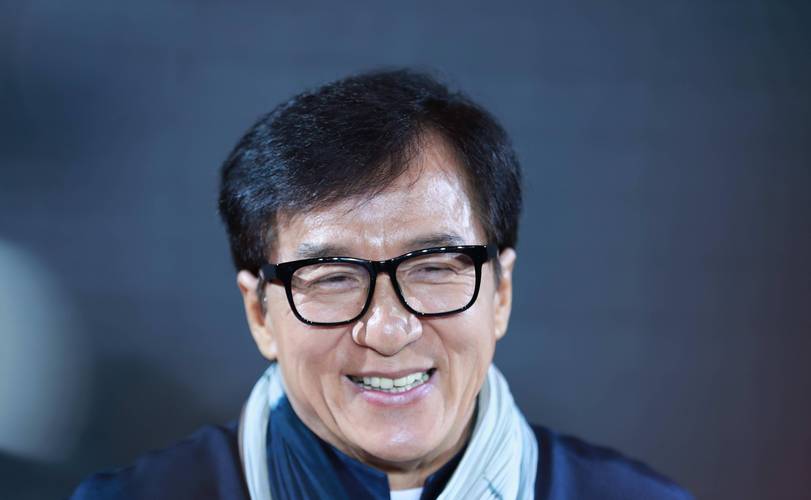 成龙真名叫什么