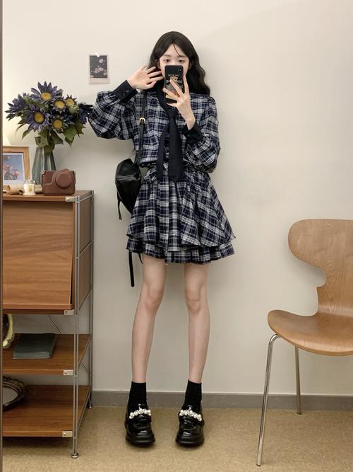 大格子裙怎么搭配什么外套好看