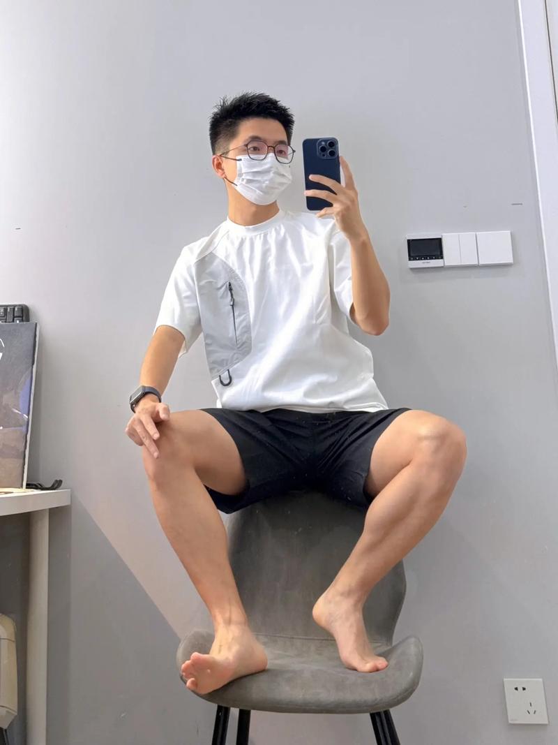 男生大腿粗穿什么裤子