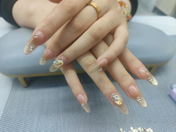 白色配什么颜色最好看