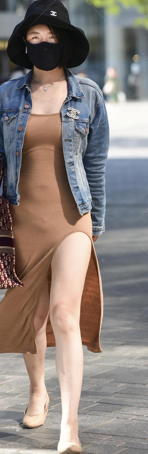 则边开叉怎么搭配上衣图