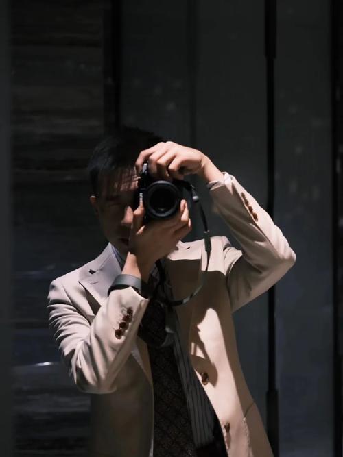 条纹衬衫配什么领带