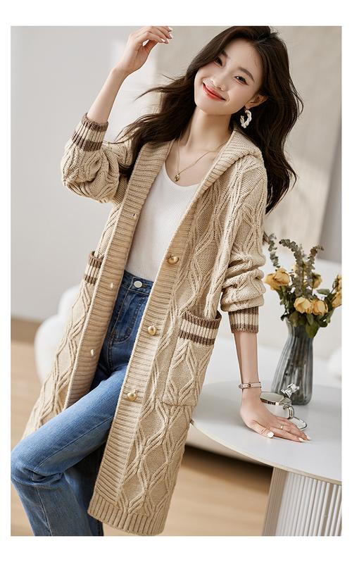 女款毛衣长款外套怎么搭配图片