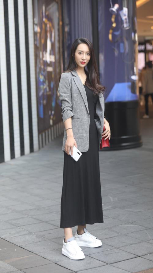 西装和裙子怎么搭配图片