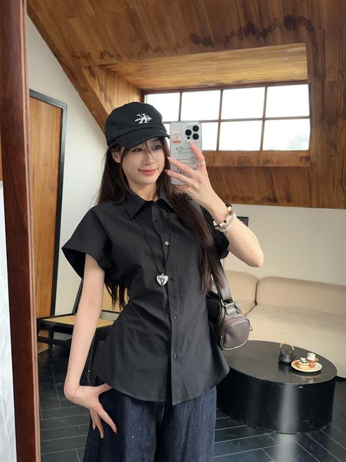 韩版短衬衣怎么搭配裤子好看