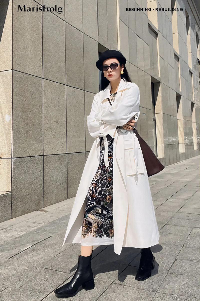 长白色风衣怎么搭配鞋子图片